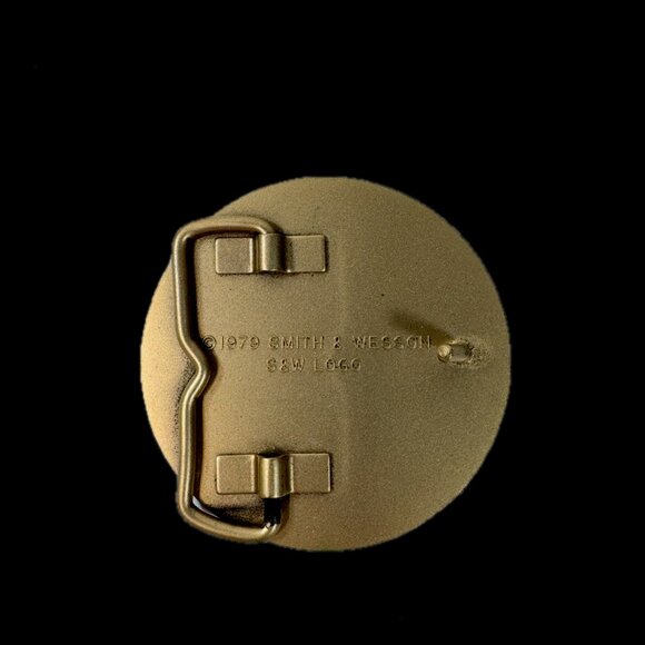 SMITH & WESSON Brass Round S&W Logo Belt Buckle - 1979 - Picture 2 of 2
